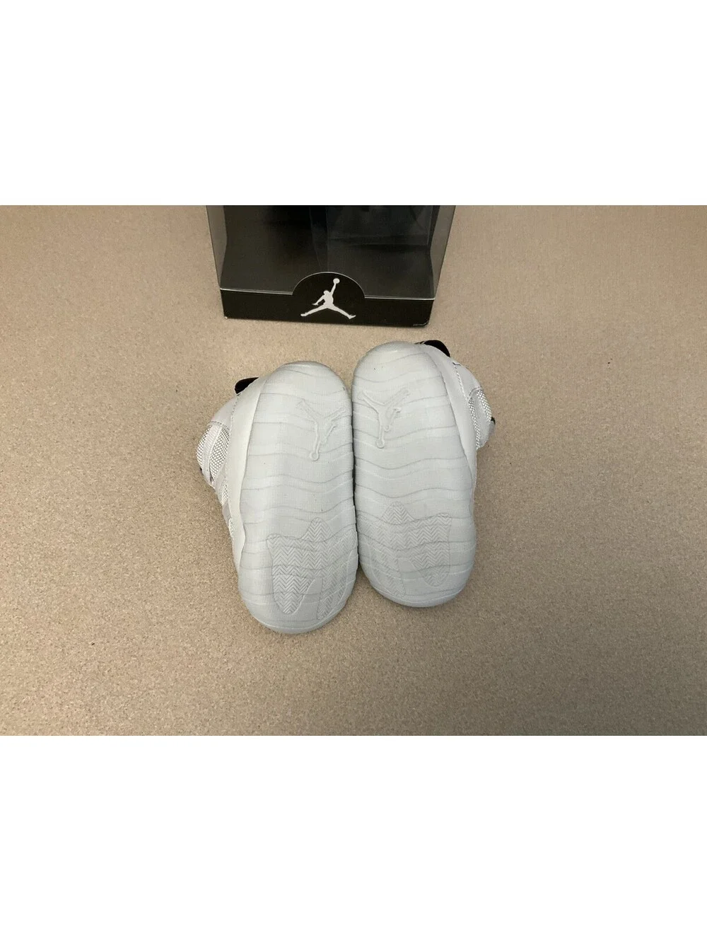 Toddler Nike Air Jordan 11 White/Legend Blue Crib Bootie. Size 4C. Awesome!!!